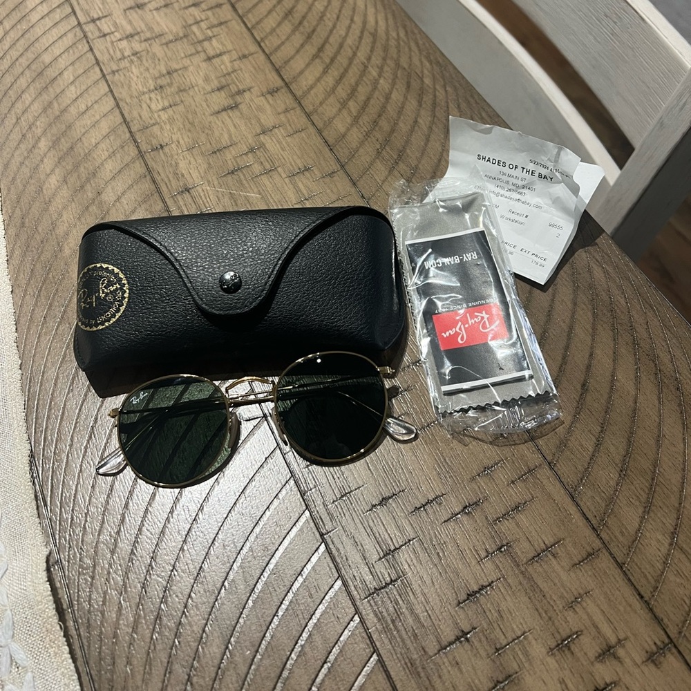 Ray-Ban round sunglasses